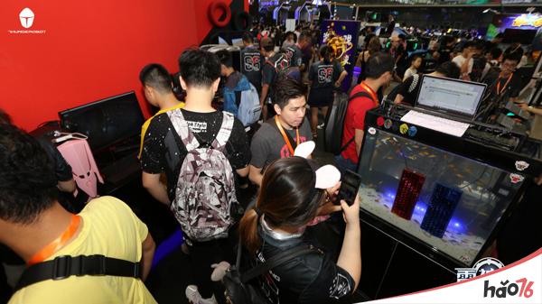 ChinaJoy2018 雷神的新品是扔在水里发布的