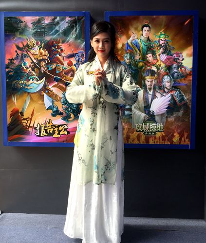 配图13：飞流展区人气Coser.jpg